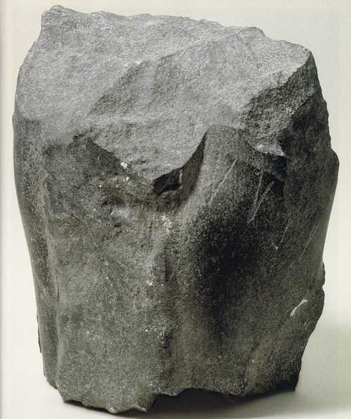 17. Taposiris Magna. Acropolis. Black granite torso from the half-size, late-hellenistic, statue found during Hungarian excavations (Vörös 2004, p. 133)