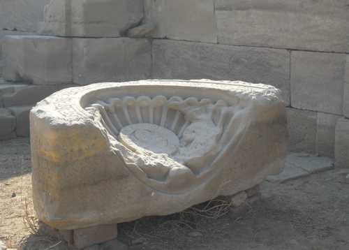 11. Dendera. basilica- detail of decoration (PAThs Team, January 2018)